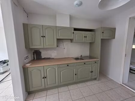 maison 3 chambres entièrement rénovée avec véranda et terrain clos