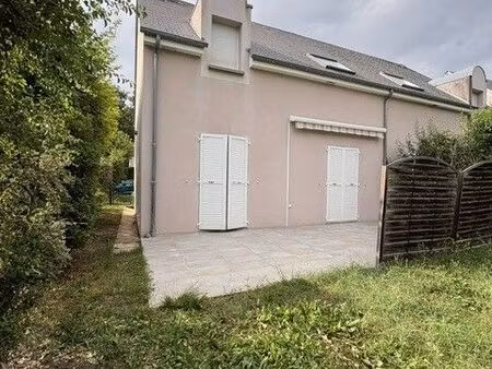 belle maison t4 de 100 m2 avec jardin à 1070