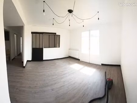 p4 65m² arènes 