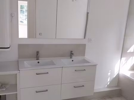 1er location. appartement 51m2 avec parking à 5 minutes à pied de la gare