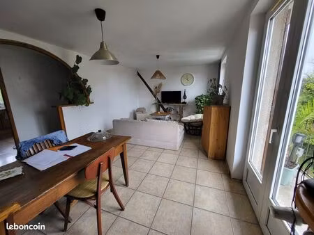 appartement 3 chambres - cave et garage