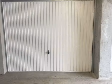 à louer garage st renan