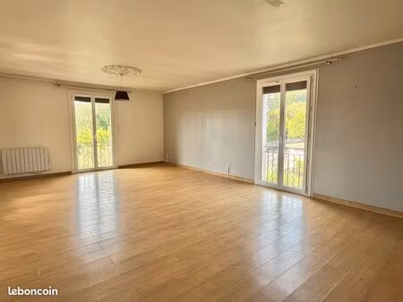 duplex 147 m2 avec terrasse et jardin