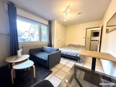 studio 1 pièce 25 m²