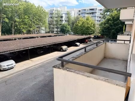 t2 avec balcon - parking - non meuble -