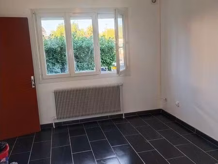 studio meublé rénové vénissieux quartier résidentiel