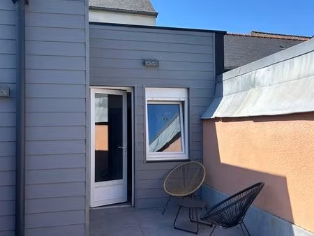 maison meublée rénovée avec terrasse – 50 m² – 2 chambres – angers centre
