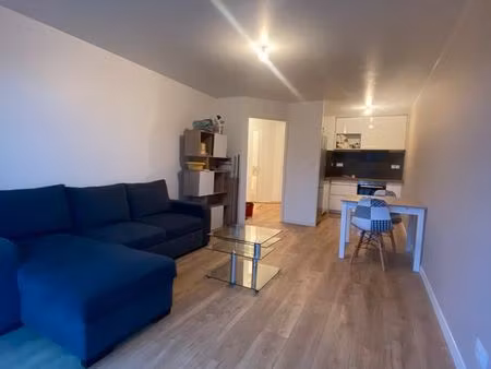 t2 meublé rénové – 42 m² – centre de bruz