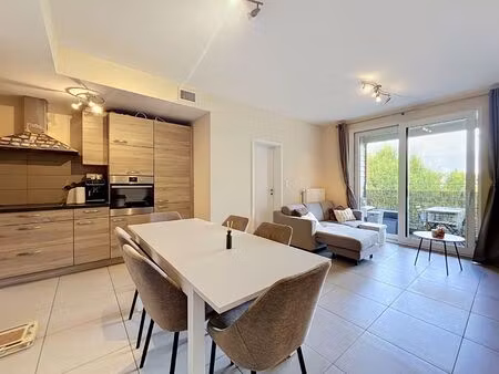appartement à louer avec terrasse et 1 chambre   ciney (vbe35842)