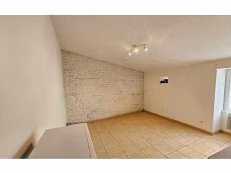 location appartement  23.11 m² t-1 à pont-l'abbé-d'arnoult  370 €