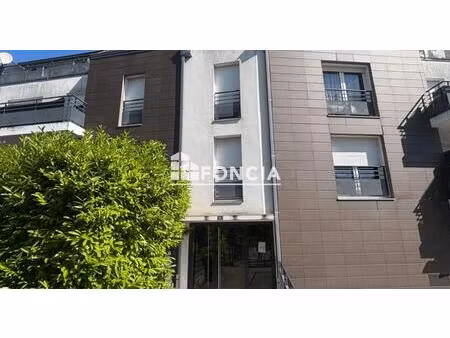 limeil-brévannes : appartement 2 pièces avec terrasse