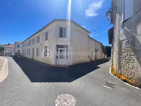maison charentaise de 200 m² à saint-andre-de-lidon