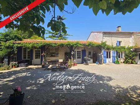 maison 173 m² avec studio indépendant  piscine et 2 garages - essouvert 17400