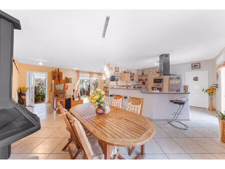 côte chalonnaise   maison à givry de 170 m² avec 4 chambres