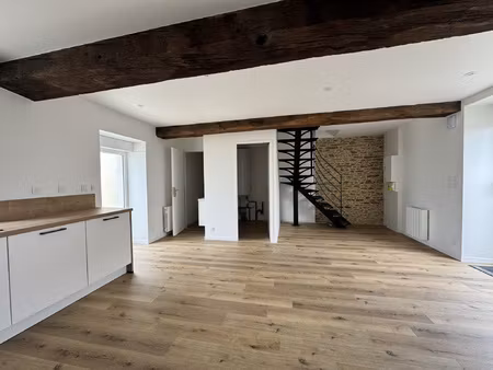 maison neuve 2024  meublé 2 ch et dressing / cour fermée