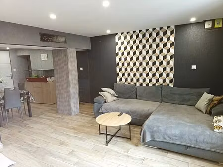 a 25 km de schirmeck maison mitoyenne rénovée avec goût  cour  jardinet et garage