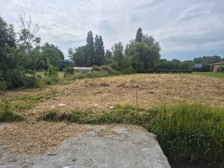 terrain constructible de 1 069 m² à molinghem (isbergues