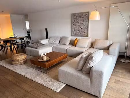 stijlvol en lichtrijk appartement met twee terrassen en open