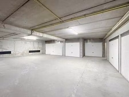 double garage box