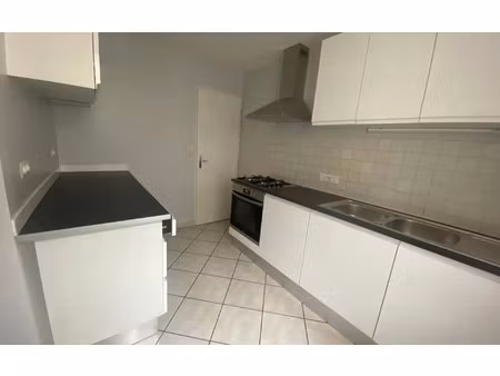 location maison  m² t-4 à rollainville  618 €