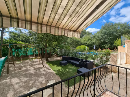 villa rénovée avec piscine chauffée et terrain de tennis