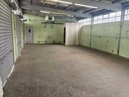 entrepôt de stockage à louer – 100 m²