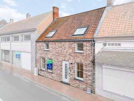 maison familiale prête à emménager avec jardin de ville