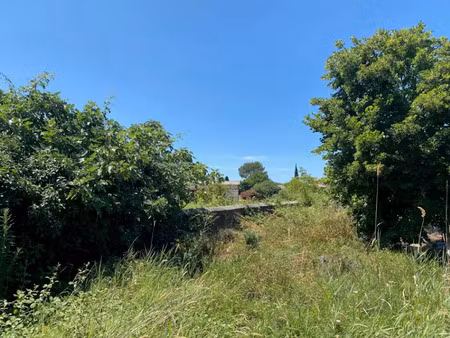 vente terrain 350 m² à cuers (83390)  190 000 €