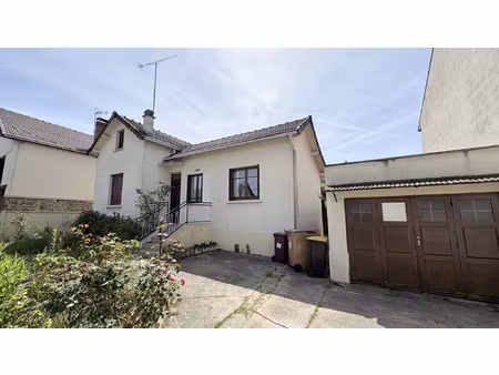 solene charmante maison avec grand terrain de 713 m2