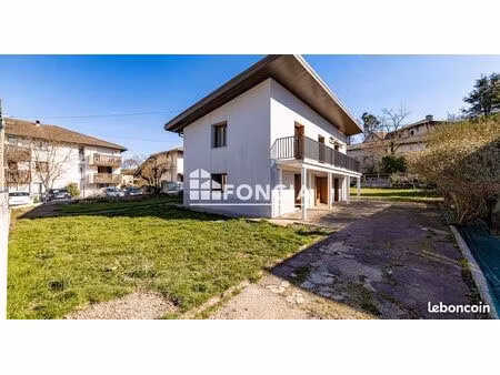 exclusivite saint etienne de st geoirs - au coeur du centre ville