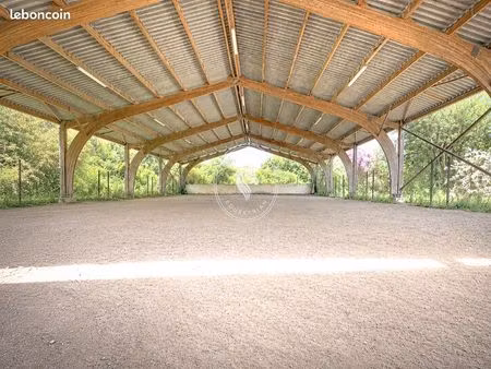 propriété équestres sur 6 hectares