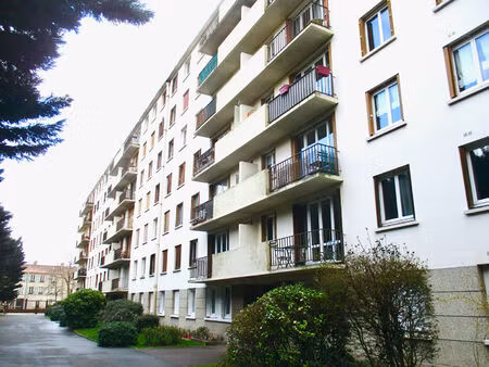 trois pieces balcon