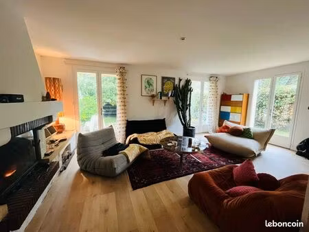 maison de plain pied avec grand garage et terrain