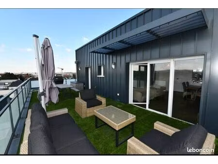appartement t4- 90m2-terrasse 60m2- parking