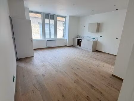 à louer – appartement t3 de 55 m² – chambost-longessaigne
