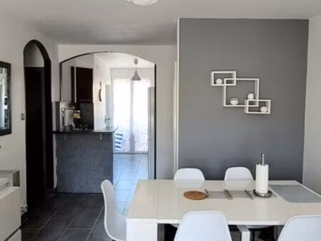 lumineux t3 à louer au lavandou dès le 20 octobre. meublé et classé. 59m2. 2chambres. clim