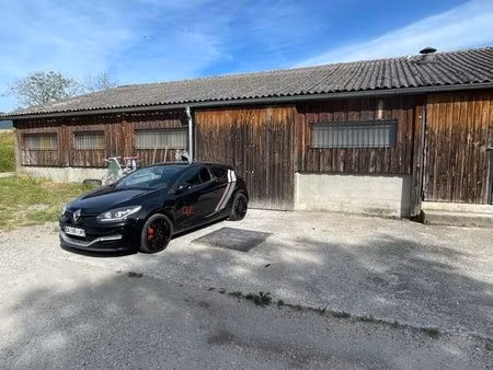 joli local atelier 125m2 + 2 parkings