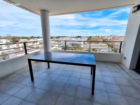 t2 meublé avec grande terrasse et garage 2ème ligne bail 10 mois