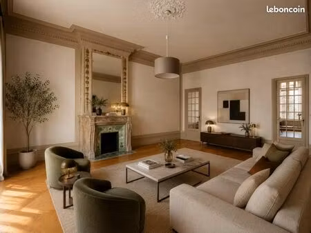 appartement 7 pièces 258 m²