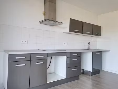 location meublée appartement 3 pièces 68.81 m² à ajaccio (20000)  1 031 €