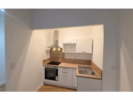 location appartement  57.64 m² t-3 à marcillac-vallon  570 €