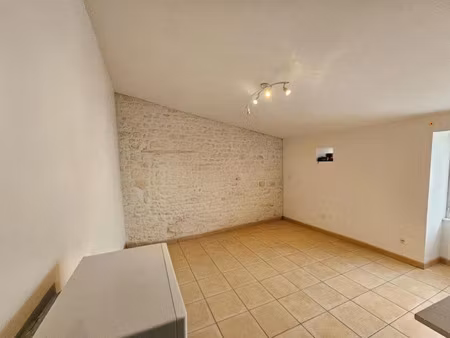 location appartement 1 pièce 23.11 m² à pont-l'abbe-d'arnoult (17250)  370 €