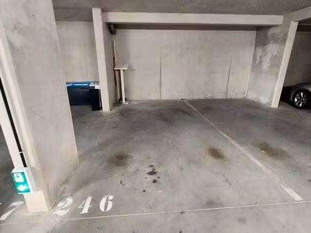 parking en sous-sol lançon-provence