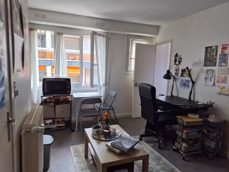 location meublée appartement 1 pièce 20 m² à chamalieres (63400)  420 €