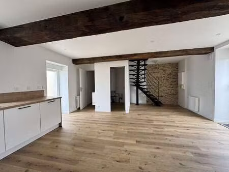 location maison meublé aux brouzils (85260) : à louer meublé / 66m² les brouzils