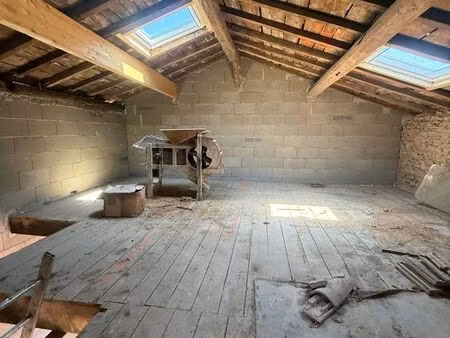plateau à aménager de 110 m² sur parcelle de 162m2