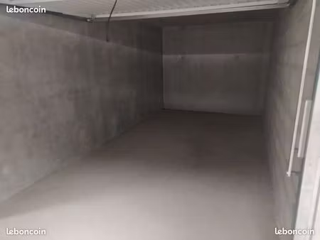 garage/box fermé 14 m2 résidence o'cèdre