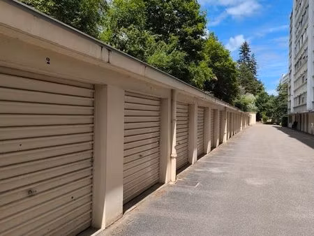 box garage en extérieur 69009 - rue piemente