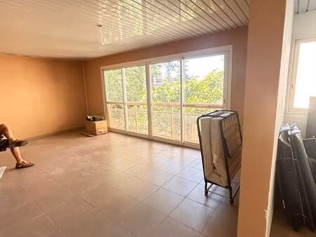 local commercial- bureaux 50m2 à louer