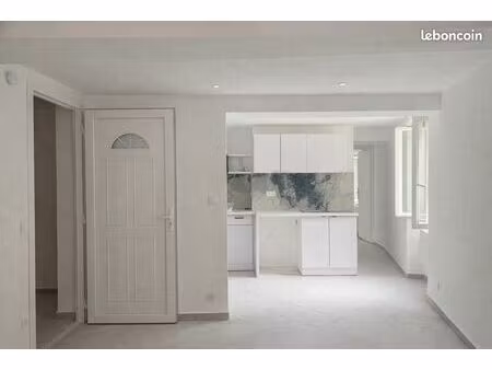 ? appartement 2 pièces — gattières village | 900 /mois